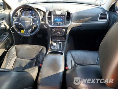 Zdjęcie 8 z 13 samochodu: 2016 CHRYSLER 300C VIN:2C3CCAKG1GH325450 - miniatura