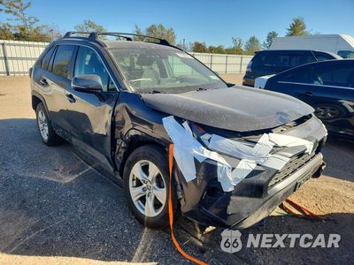 Czwarte zdjęcie samochodu z boku: 2021 TOYOTA RAV4 XLE VIN:2T3P1RFV3MW174990 - miniatura