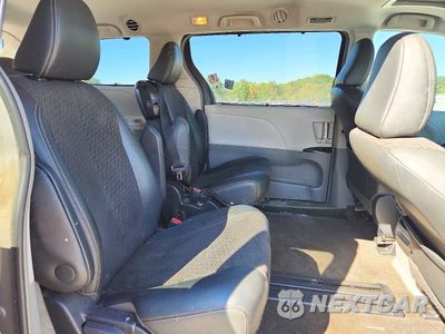 Zdjęcie 11 z 13 samochodu: 2012 TOYOTA SIENNA SPORT VIN:5TDXK3DC1CS192318 - miniatura