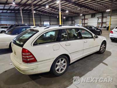 Trzecie zdjęcie samochodu z tyłu: 2004 MERCEDES-BENZ C 240 SPORTWAGON VIN:WDBRH61J24F464788 - miniatura