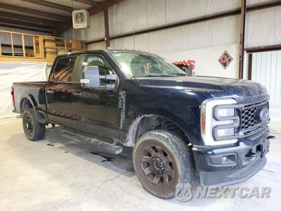 Czwarte zdjęcie samochodu z boku: 2024 FORD F350 SUPER DUTY VIN:1FT8W3BN5RED25321 - miniatura