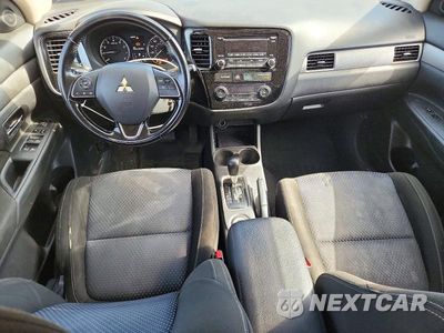 Zdjęcie 8 z 14 samochodu: 2016 MITSUBISHI OUTLANDER SE VIN:JA4AZ3A39GZ041232 - miniatura