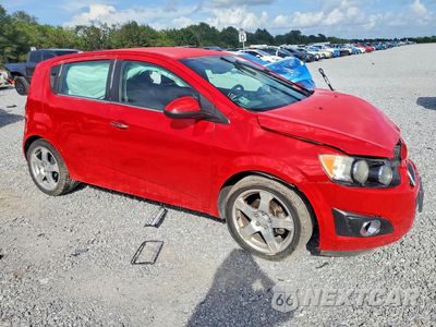 Czwarte zdjęcie samochodu z boku: 2015 CHEVROLET SONIC LTZ VIN:1G1JE6SB5F4106669 - miniatura