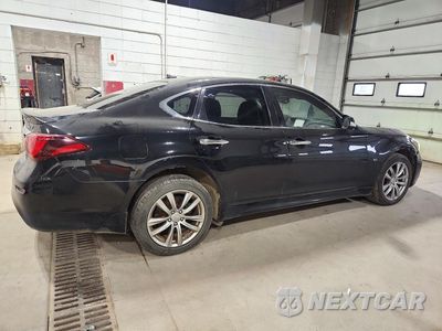 Trzecie zdjęcie samochodu z tyłu: 2015 INFINITI Q70 3.7 VIN:JN1BY1ARXFM561637 - miniatura