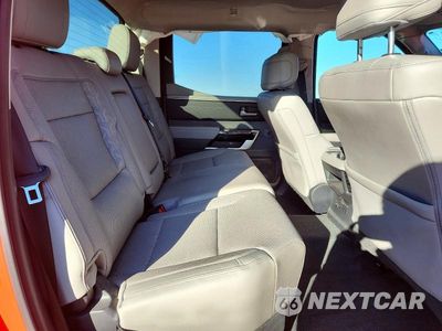 Zdjęcie 10 z 13 samochodu: 2024 TOYOTA TUNDRA LIMITED HV VIN:5TFWC5DB5RX045241 - miniatura