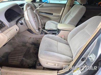 Zdjęcie 7 z 13 samochodu: 2005 TOYOTA CAMRY LE VIN:4T1BE32K05U623589 - miniatura