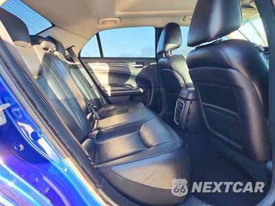 Zdjęcie 10 z 12 samochodu: 2019 CHRYSLER 300 LIMITED VIN:2C3CCAKG8KH706222 - miniatura