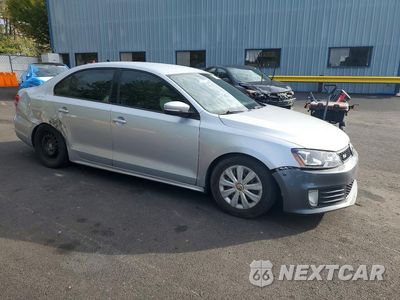 Czwarte zdjęcie samochodu z boku: 2015 VOLKSWAGEN JETTA SE VIN:3VWD17AJ2FM289772 - miniatura