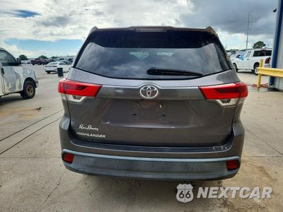 Zdjęcie 6 z 13 samochodu: 2018 TOYOTA HIGHLANDER LE VIN:5TDZARFHXJS035696 - miniatura