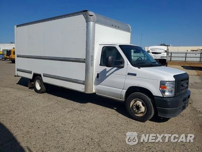 Czwarte zdjęcie samochodu z boku: 2022 FORD E350 BOX TRUCK VIN:1FDWE3FN8NDC09062 - miniatura