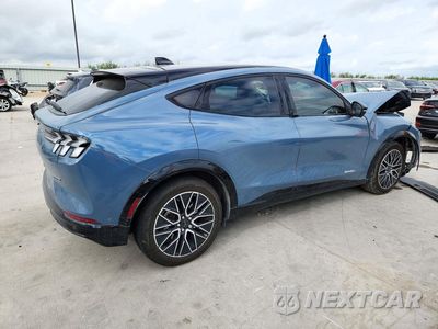 Trzecie zdjęcie samochodu z tyłu: 2024 FORD MUSTANG MACH-E PREMIUM VIN:3FMTK3R41RMA05003 - miniatura