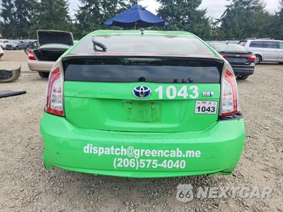 Zdjęcie 6 z 12 samochodu: 2014 TOYOTA PRIUS TWO VIN:JTDKN3DU5E0361112 - miniatura