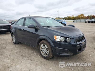 Czwarte zdjęcie samochodu z boku: 2014 CHEVROLET SONIC LT VIN:1G1JC5SG5E4100851 - miniatura