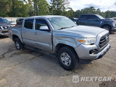 Czwarte zdjęcie samochodu z boku: 2018 TOYOTA TACOMA SR VIN:5TFAX5GN1JX113270 - miniatura