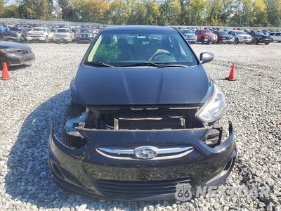 Piąte zdjęcie samochodu w środku: 2017 HYUNDAI ACCENT SE VIN:KMHCT4AE0HU381371 - miniatura