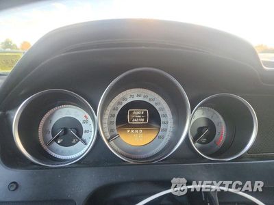 Zdjęcie 9 z 13 samochodu: 2012 MERCEDES-BENZ C 300 4MATIC VIN:WDDGF8BB7CR197846 - miniatura