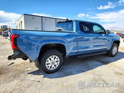 Trzecie zdjęcie samochodu z tyłu: 2026 TOYOTA TACOMA SR5 VIN:3TMKB5FN8TM083293 - miniatura