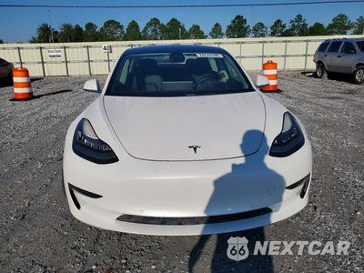 Piąte zdjęcie samochodu w środku: 2018 TESLA MODEL 3 VIN:5YJ3E1EA4JF038811 - miniatura