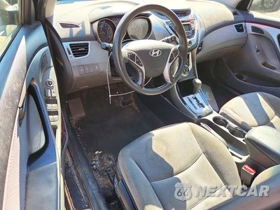 Zdjęcie 8 z 12 samochodu: 2012 HYUNDAI ELANTRA GLS VIN:KMHDH4AE8CU427107 - miniatura