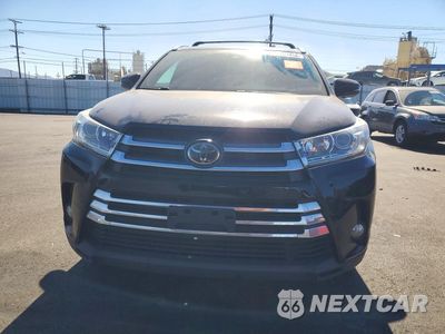 Piąte zdjęcie samochodu w środku: 2018 TOYOTA HIGHLANDER LIMITED VIN:5TDYZRFH6JS287630 - miniatura