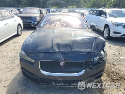 Piąte zdjęcie samochodu w środku: 2017 JAGUAR XE VIN:SAJAR4BG5HA962524 - miniatura