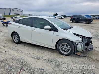 Czwarte zdjęcie samochodu z boku: 2017 TOYOTA PRIUS FOUR VIN:JTDKARFUXH3042786 - miniatura