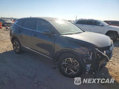 Czwarte zdjęcie samochodu z boku: 2024 KIA SPORTAGE LX VIN:KNDPU3DF6R7296276 - miniatura