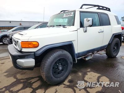 2010 TOYOTA FJ CRUISER BASE JTEBU4BF7AK070215 - główne zdjęcie licytacji z USA - miniatura
