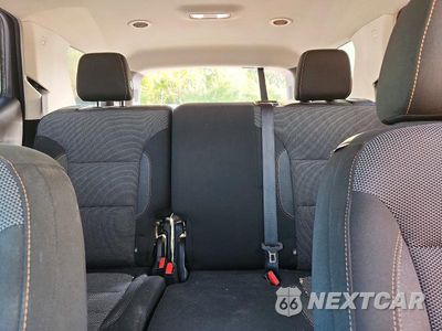Zdjęcie 10 z 13 samochodu: 2018 CHEVROLET TRAVERSE LS VIN:1GNEVFKW9JJ158397 - miniatura
