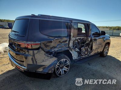 Trzecie zdjęcie samochodu z tyłu: 2025 JEEP WAGONEER SERIES I VIN:1C4SJVAP6SS516014 - miniatura