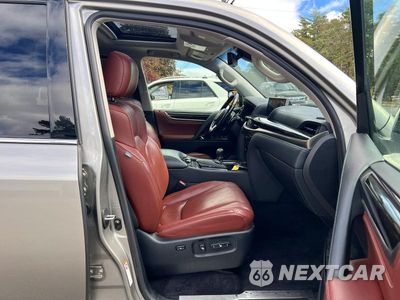 Piąte zdjęcie samochodu w środku: 2016 LEXUS LX 570 VIN:JTJHY7AX3G4217039 - miniatura