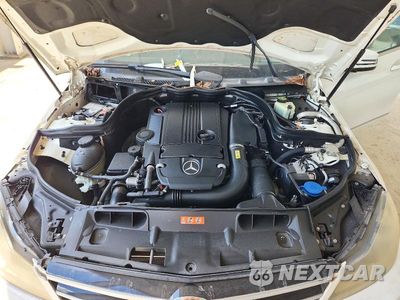 Zdjęcie 11 z 12 samochodu: 2014 MERCEDES-BENZ C 250 VIN:WDDGF4HB5EA961372 - miniatura