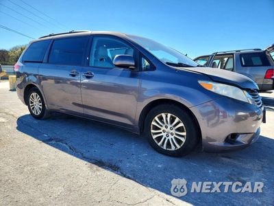 Czwarte zdjęcie samochodu z boku: 2013 TOYOTA SIENNA XLE 8-PASSENGER VIN:5TDYK3DC7DS351560 - miniatura
