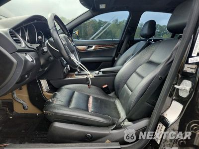 Zdjęcie 7 z 12 samochodu: 2012 MERCEDES-BENZ C 250 VIN:WDDGF4HB6CR218461 - miniatura