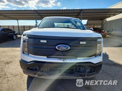 Piąte zdjęcie samochodu w środku: 2023 FORD F150 LIGHTNING PRO VIN:1FTVW1EL6PWG41304 - miniatura