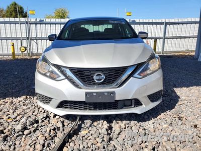 Piąte zdjęcie samochodu w środku: 2018 NISSAN SENTRA S VIN:3N1AB7AP5JY343352 - miniatura