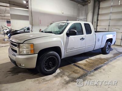 2007 CHEVROLET SILVERADO K1500 1GCEK19J07E511402 - główne zdjęcie licytacji z USA - miniatura