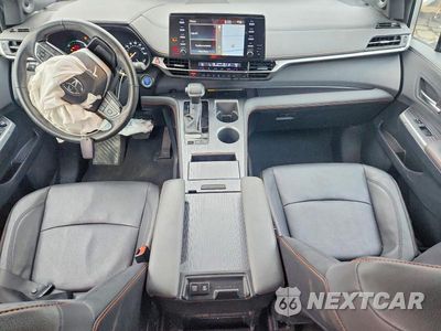 Zdjęcie 8 z 13 samochodu: 2024 TOYOTA SIENNA XSE VIN:5TDDRKEC8RS185270 - miniatura