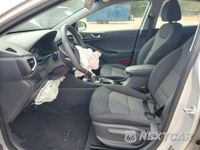 Zdjęcie 7 z 12 samochodu: 2017 HYUNDAI IONIQ BLUE VIN:KMHC65LC8HU052409 - miniatura