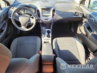 Zdjęcie 8 z 12 samochodu: 2017 CHEVROLET CRUZE LS VIN:1G1BC5SM7H7265152 - miniatura