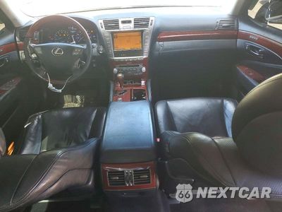 Zdjęcie 8 z 12 samochodu: 2012 LEXUS LS 460L VIN:JTHGL5EF0C5045591 - miniatura