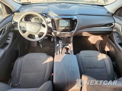 Zdjęcie 8 z 13 samochodu: 2018 CHEVROLET TRAVERSE LS VIN:1GNEVFKW9JJ158397 - miniatura