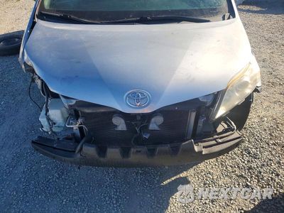 Zdjęcie 12 z 13 samochodu: 2015 TOYOTA SIENNA XLE PREMIUM 8-PASSENGER VIN:5TDYK3DC3FS659134 - miniatura