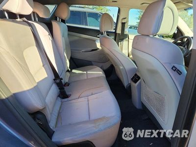 Zdjęcie 11 z 13 samochodu: 2018 HYUNDAI TUCSON VALUE VIN:KM8J3CA27JU691773 - miniatura