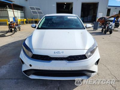 Piąte zdjęcie samochodu w środku: 2023 KIA FORTE LXS VIN:3KPF24AD2PE638636 - miniatura
