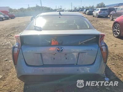 Zdjęcie 6 z 12 samochodu: 2017 TOYOTA PRIUS TWO VIN:JTDKBRFU4H3042862 - miniatura
