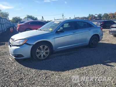 2013 CHRYSLER 200 LX 1C3CCBAB8DN698743 - główne zdjęcie licytacji z USA - miniatura