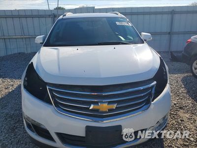 Piąte zdjęcie samochodu w środku: 2017 CHEVROLET TRAVERSE LT VIN:1GNKRGKD2HJ130057 - miniatura