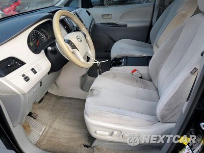 Zdjęcie 7 z 13 samochodu: 2012 TOYOTA SIENNA LE VIN:5TDKK3DC0CS268024 - miniatura
