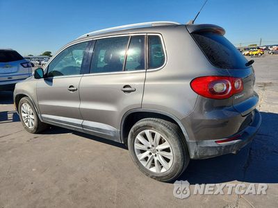 Drugie zdjęcie samochodu z przodu: 2010 VOLKSWAGEN TIGUAN S VIN:WVGAV7AX0AW508764 - miniatura